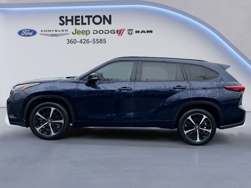 Used 2021 Toyota Highlander XSE image 2