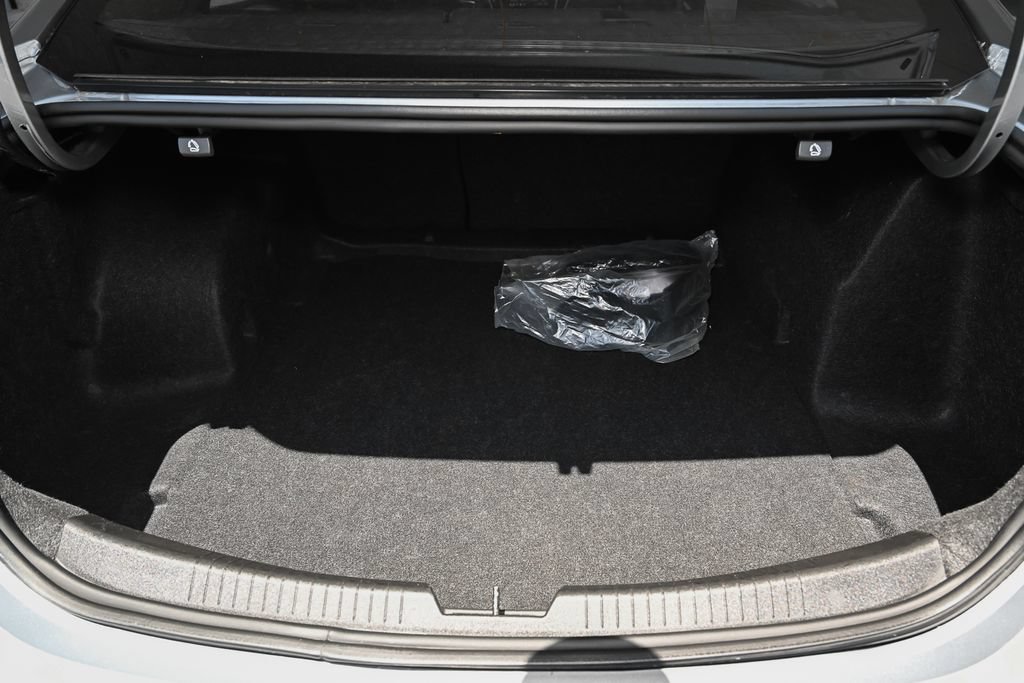 Used 2024 Chevrolet Malibu LT FWD image 36