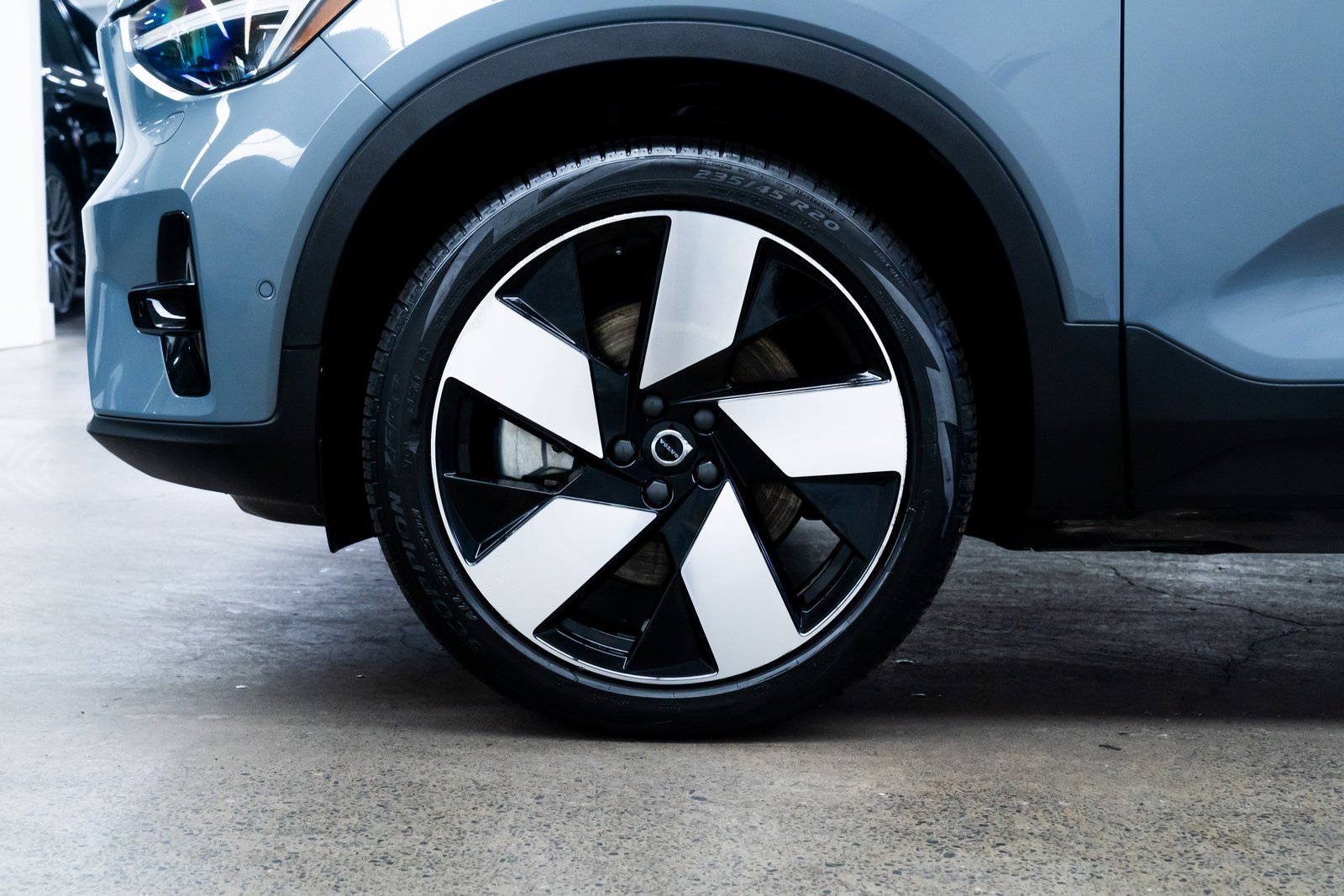 Used 2023 Volvo C40 P8 Recharge Ultimate image 7