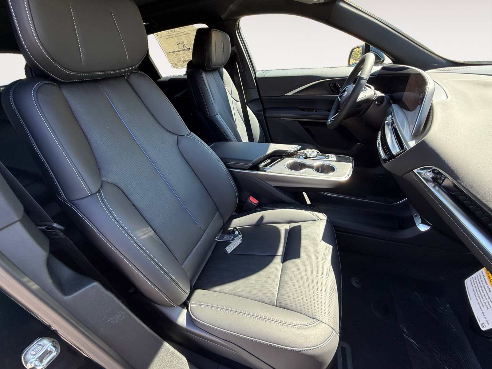 New 2025 Cadillac Lyriq Luxury image 19