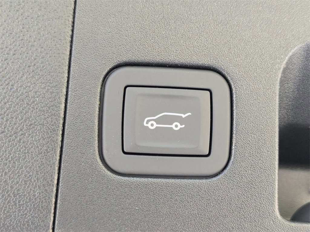 New 2026 Cadillac XT5 Luxury image 15