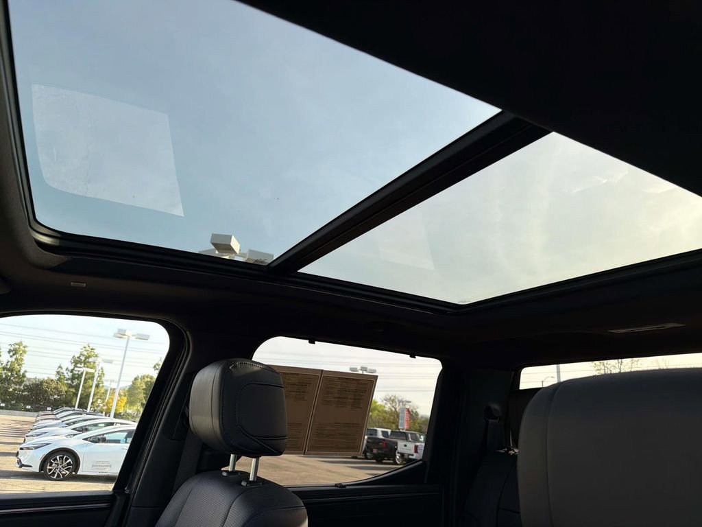 Used 2024 Toyota Tundra Platinum image 8