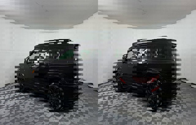 Used 2024 Hyundai Santa Fe Calligraphy image 3