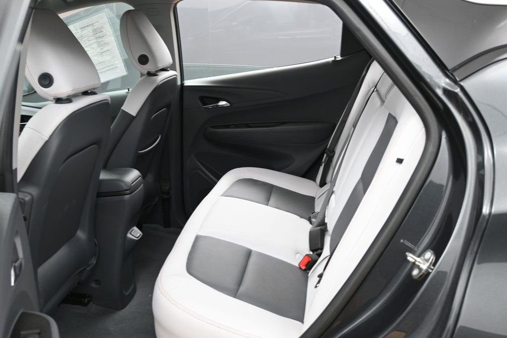 Used 2018 Chevrolet Bolt Premier w/ Driver Confidence II Package image 28