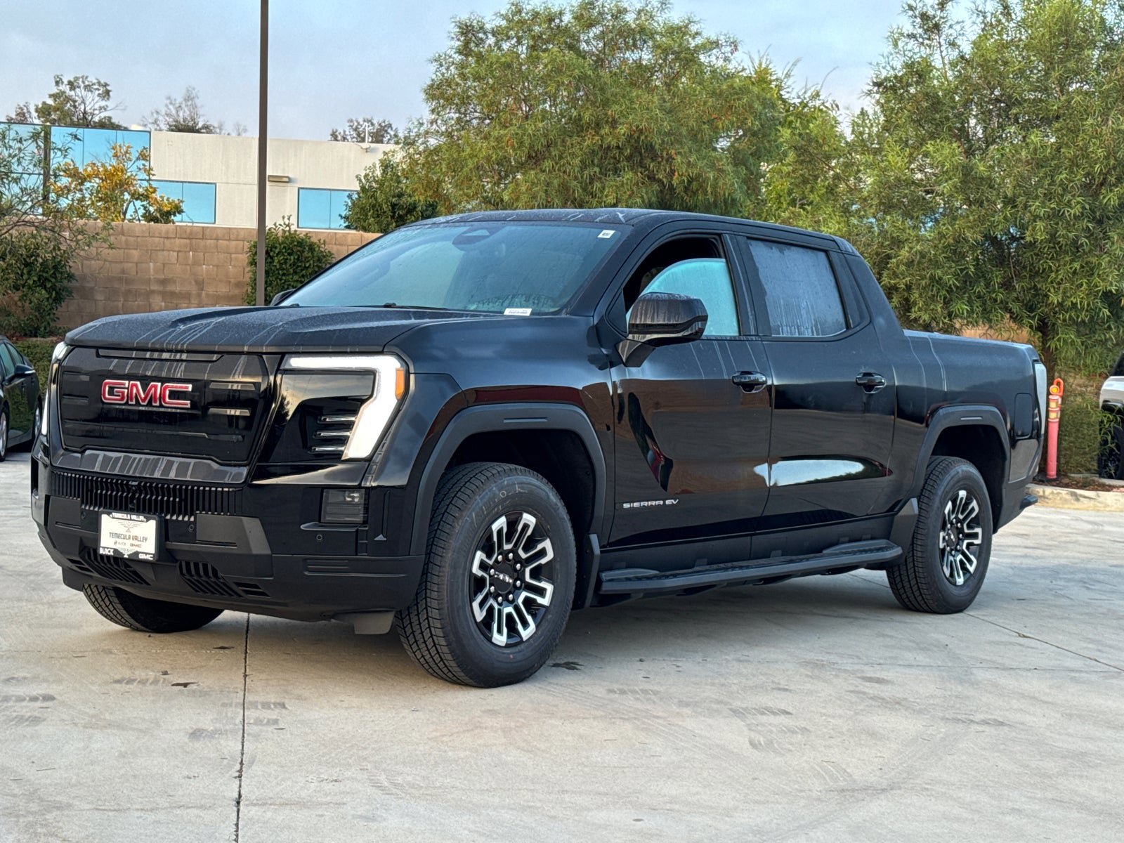 Used 2026 GMC Sierra EV Elevation AWD/4WD image 4