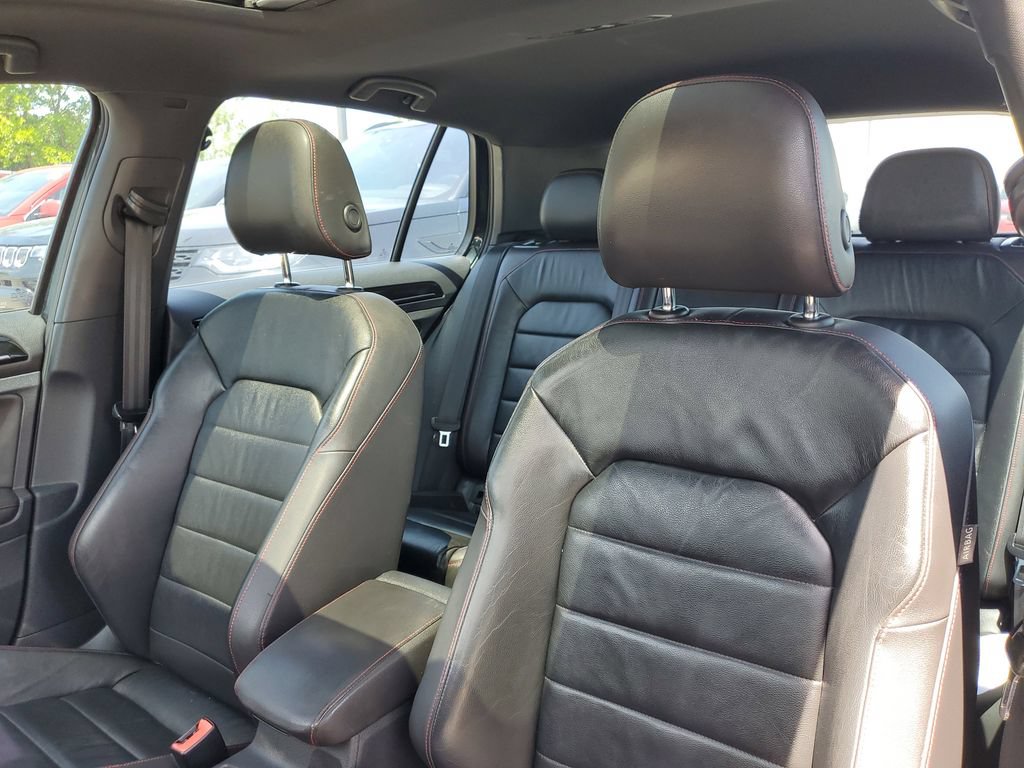 Used 2015 Volkswagen GTI SE FWD image 10