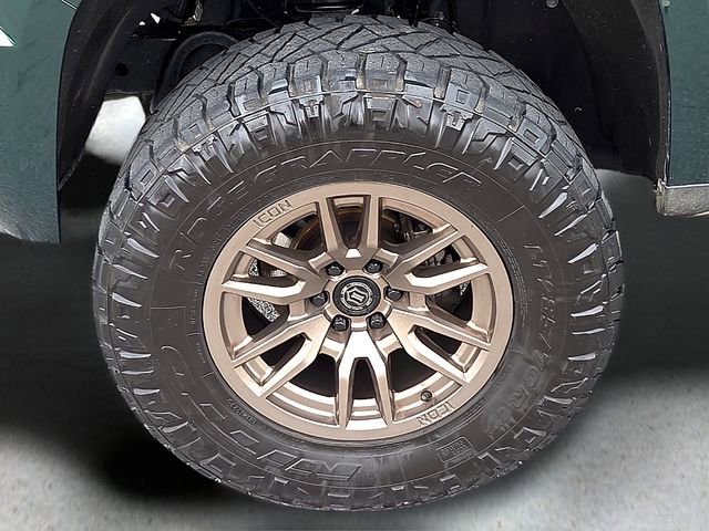 Used 2015 GMC Canyon SLT w/ Driver Alert Package RWD image 9