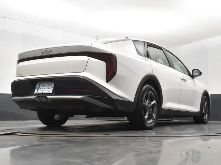 Used 2025 Kia K4 FWD image 13