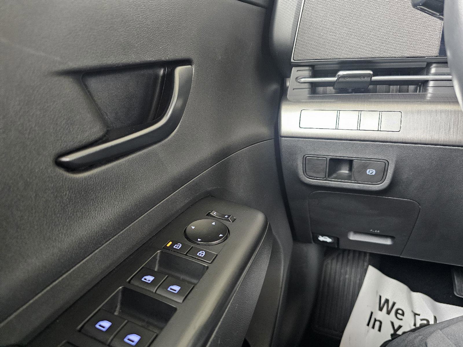 Used 2024 Hyundai Kona SEL AWD/4WD image 24