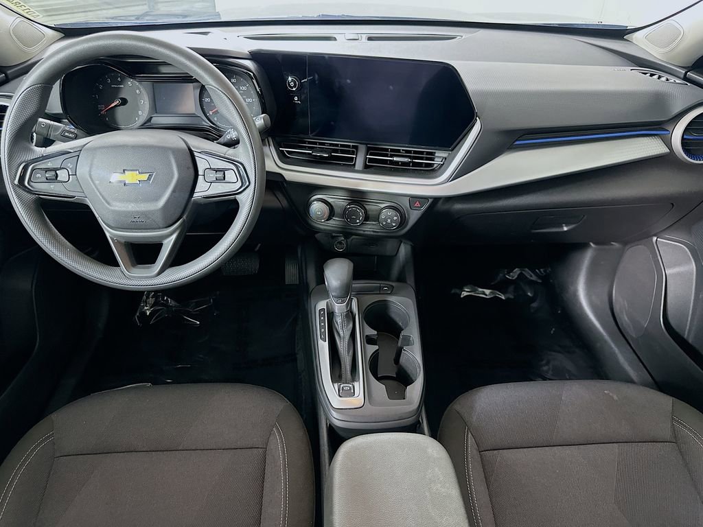 Used 2025 Chevrolet Trax LS FWD image 18