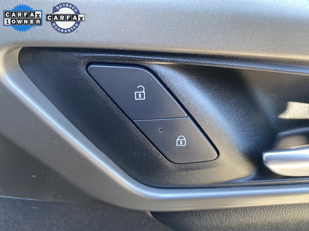 Used 2025 Chevrolet Traverse LT image 18