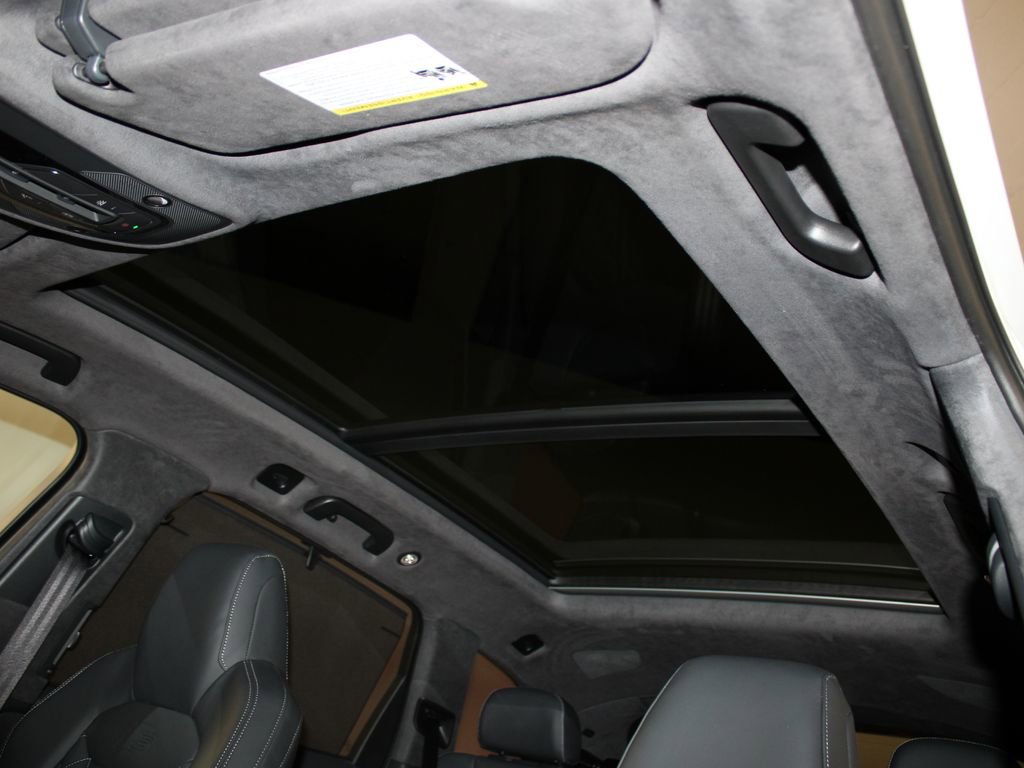 New 2026 Audi SQ7 Prestige image 6