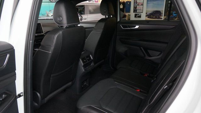 New 2024 Volkswagen Atlas Cross Sport SEL image 10