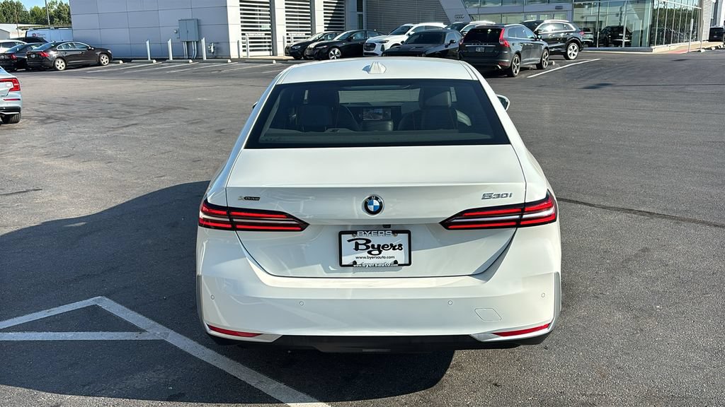 Used 2026 BMW 530i xDrive AWD/4WD image 32