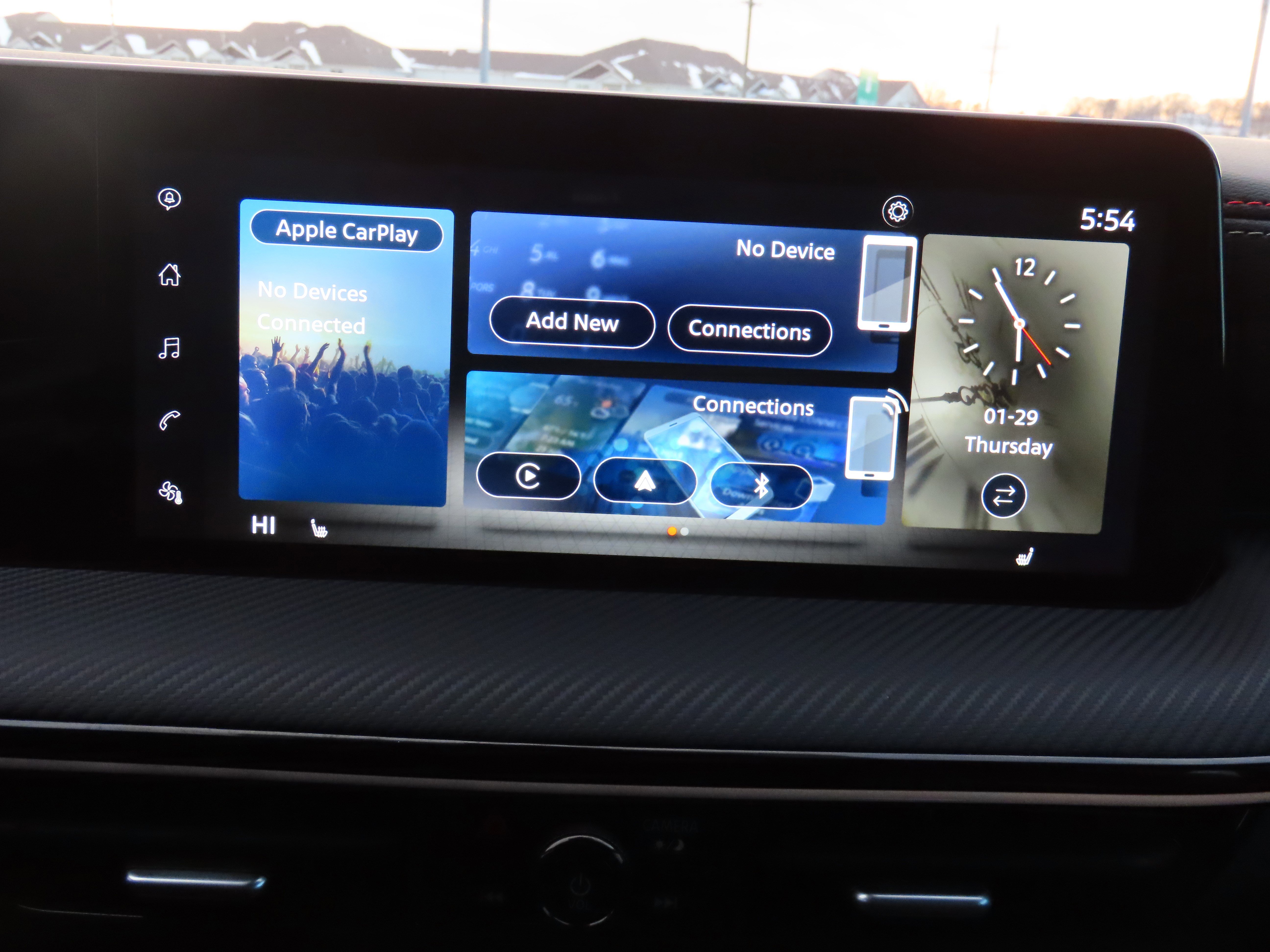 Used 2025 Nissan Kicks SR w/ SR Premium Package image 24