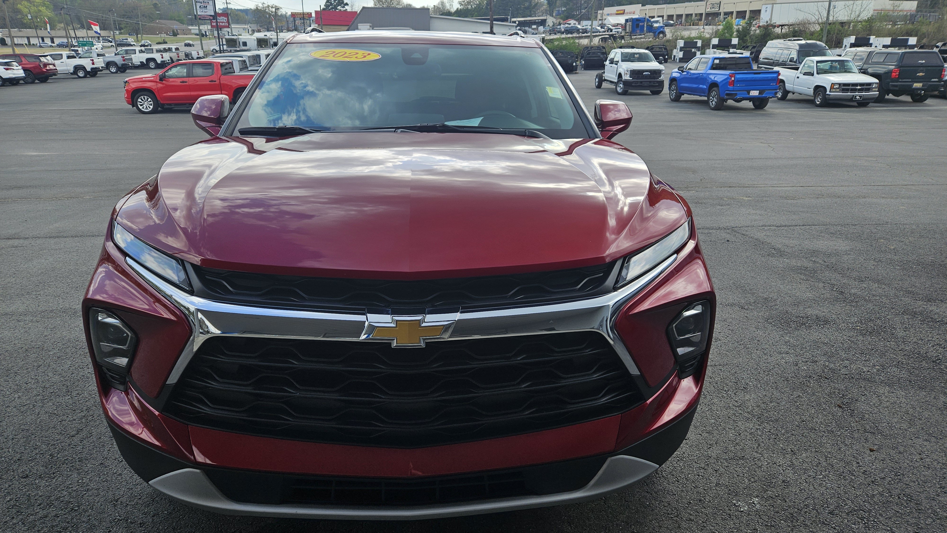 Used 2023 Chevrolet Blazer LT w/ Convenience Package FWD image 3