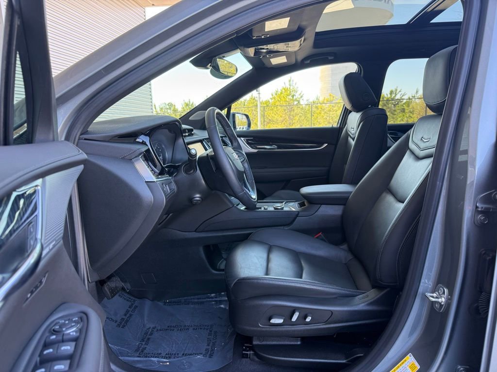 Used 2024 Cadillac XT6 Premium Luxury w/ LPO, Floor Liner Package image 23