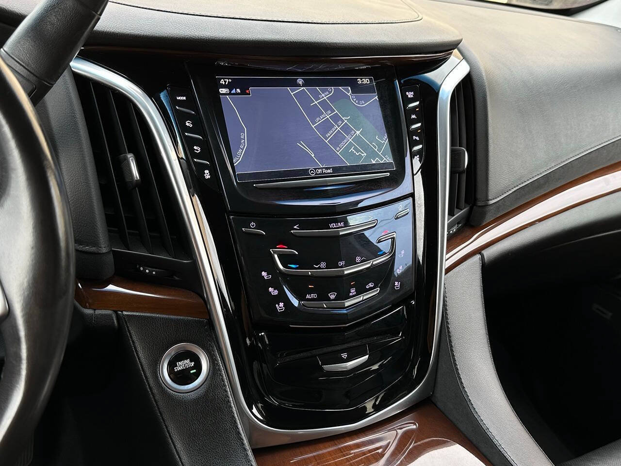 Used 2018 Cadillac Escalade ESV Premium Luxury AWD/4WD image 15