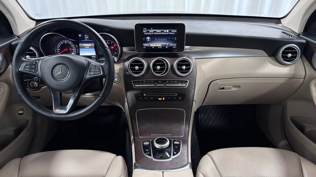 Used 2019 Mercedes-Benz GLC 300 4MATIC image 2