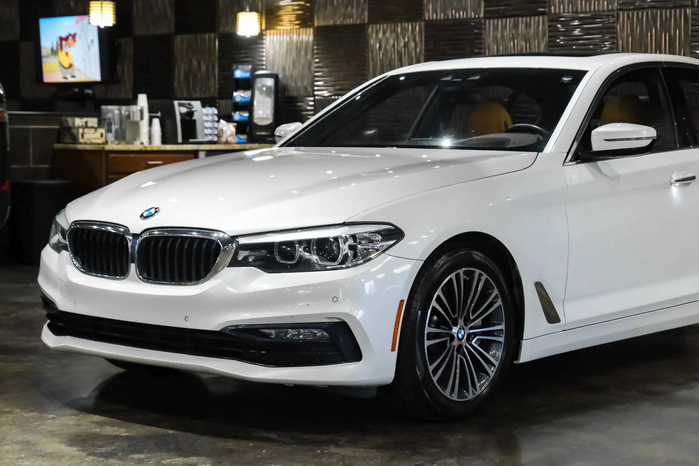 Used 2018 BMW 540i xDrive w/ Premium Package AWD/4WD image 8