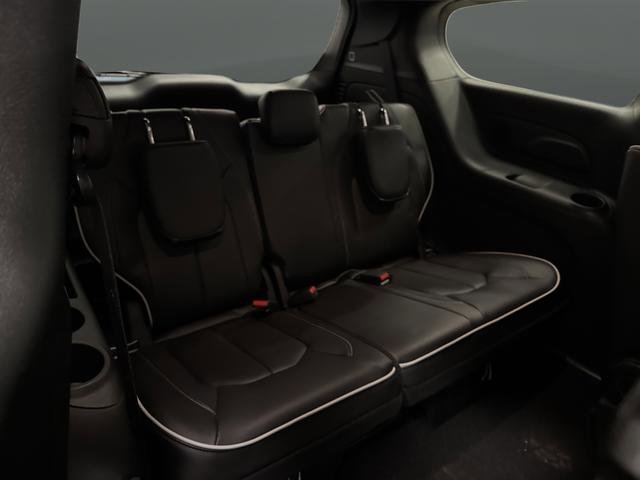 New 2026 Chrysler Pacifica Limited w/ Trailer Tow Group image 33