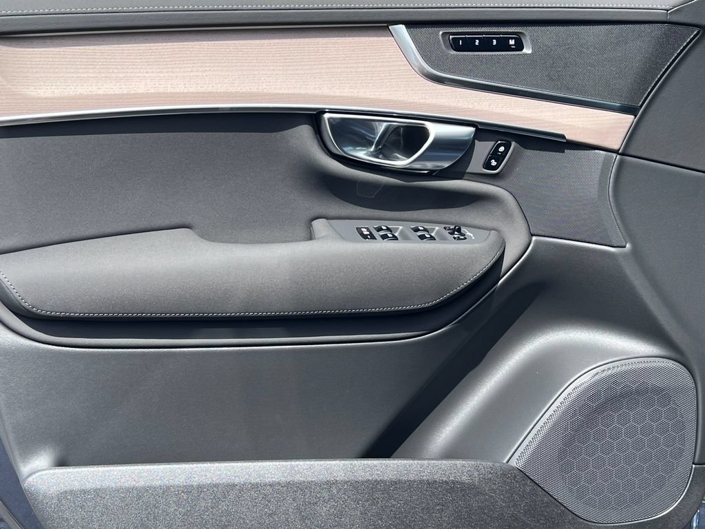 New 2026 Volvo XC90 B5 Core w/ Protection Package Premier AWD/4WD image 10