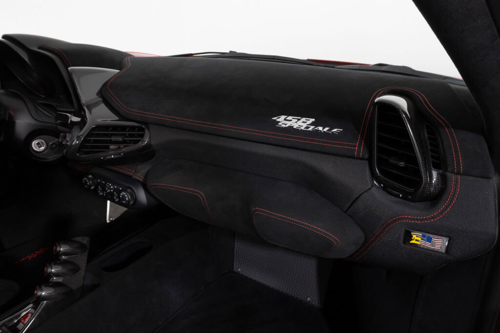 Used 2015 Ferrari 458 Speciale Coupe RWD image 40