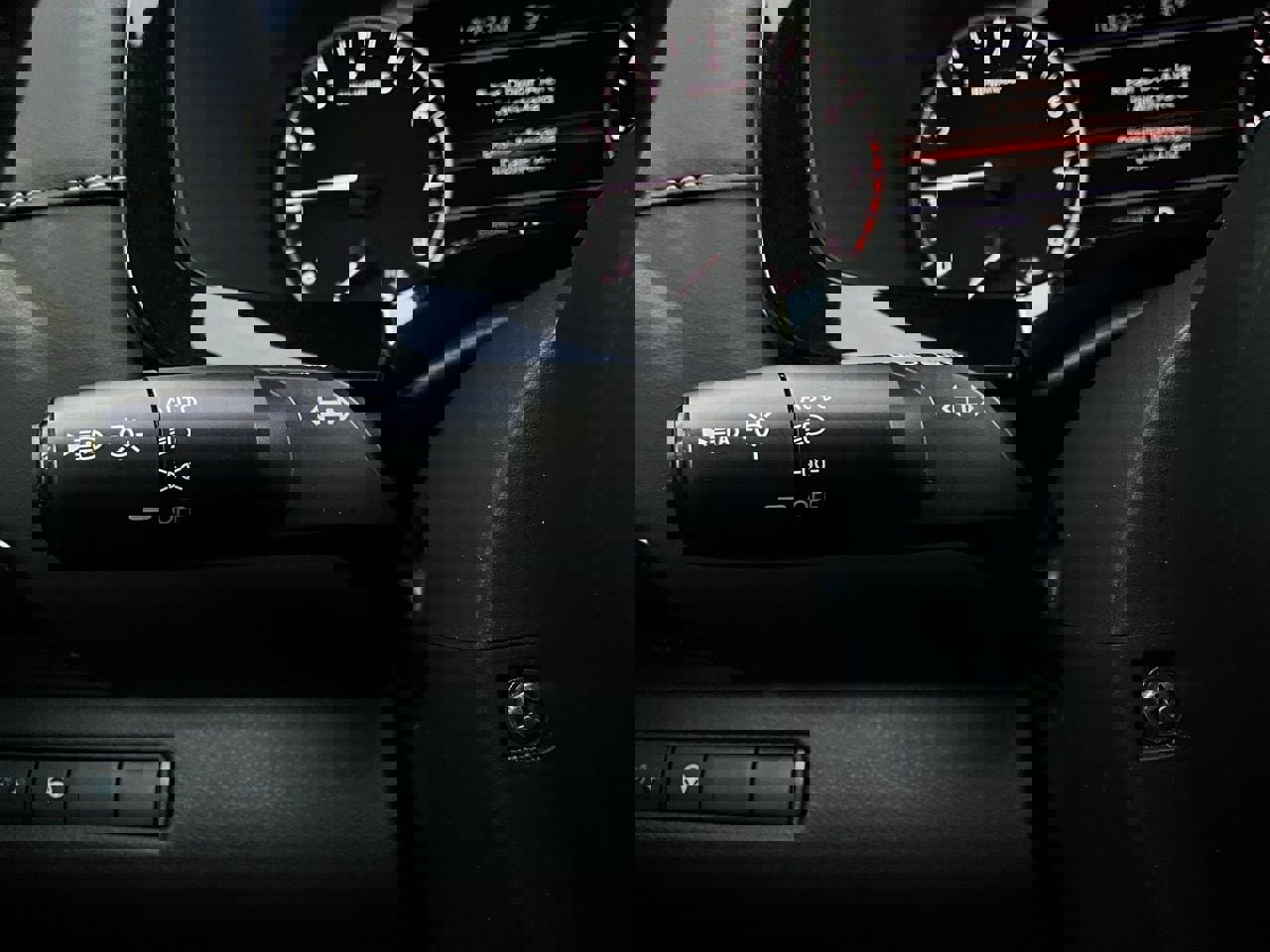 Used 2024 Nissan Pathfinder SV image 37