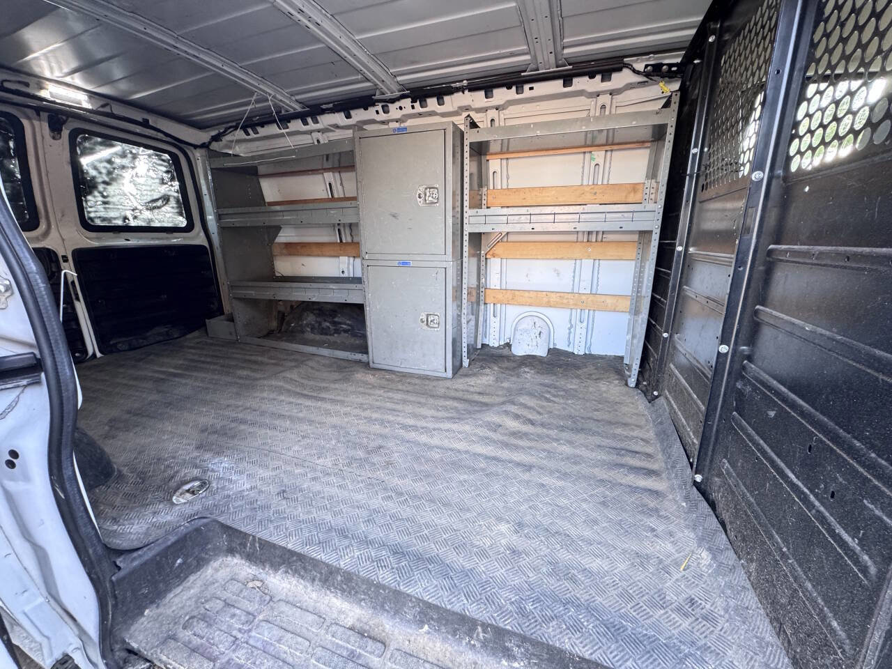 Used 2019 Chevrolet Express 2500 w/ Driver Convenience Package image 15