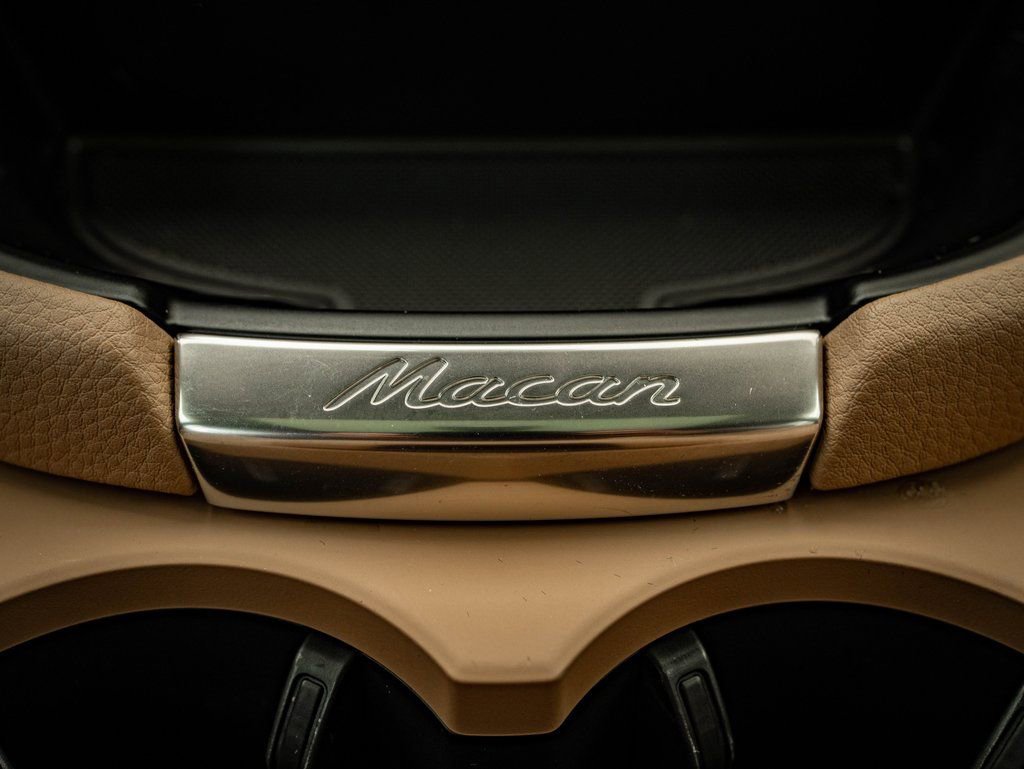 Certified 2025 Porsche Macan image 43