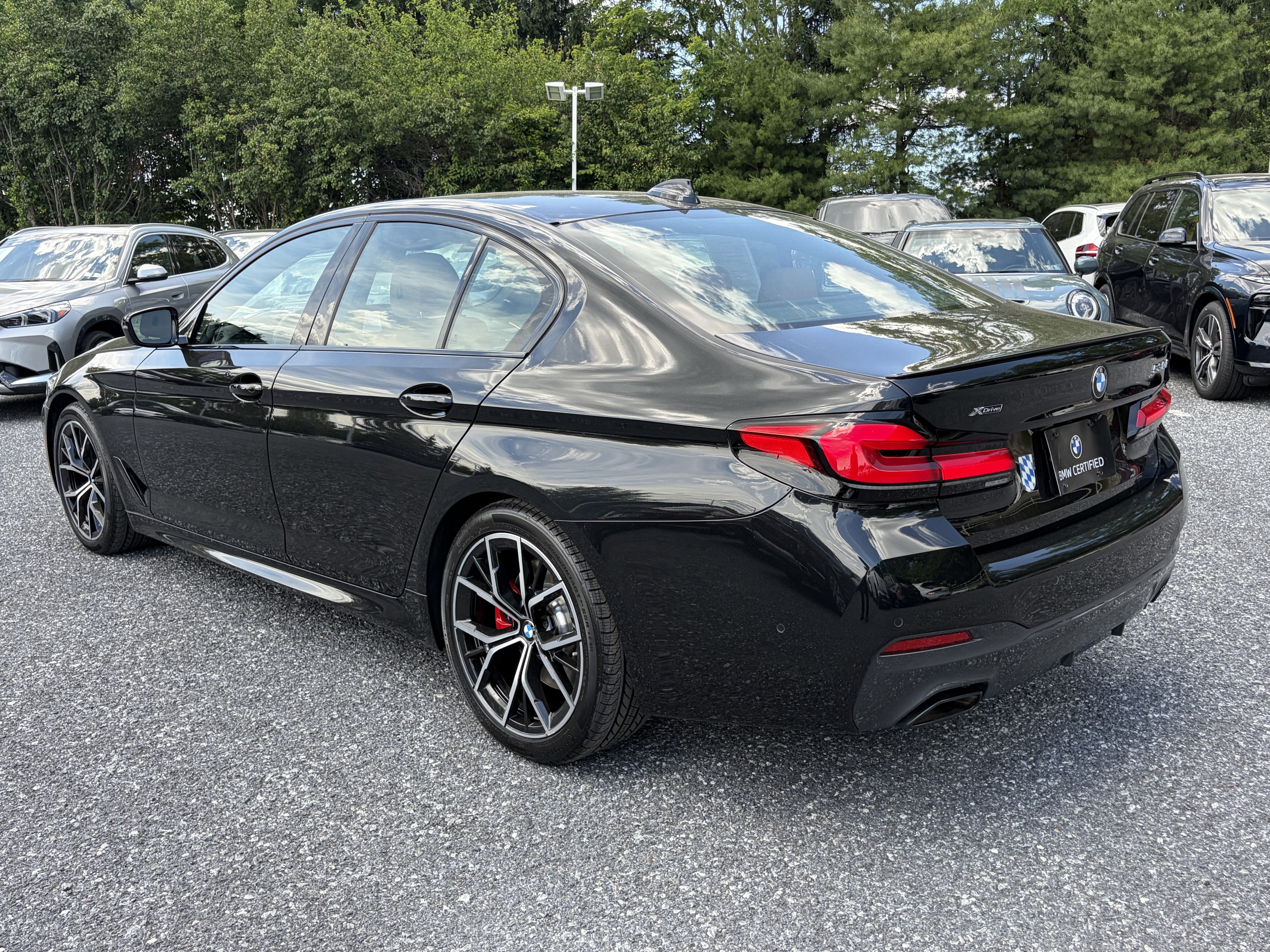 Certified 2023 BMW 530i xDrive w/ M Sport Package AWD/4WD image 6