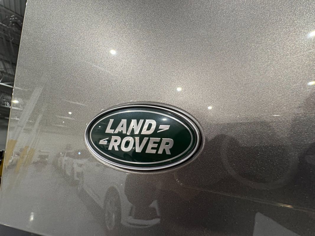 Used 2024 Land Rover Defender 110 S image 47