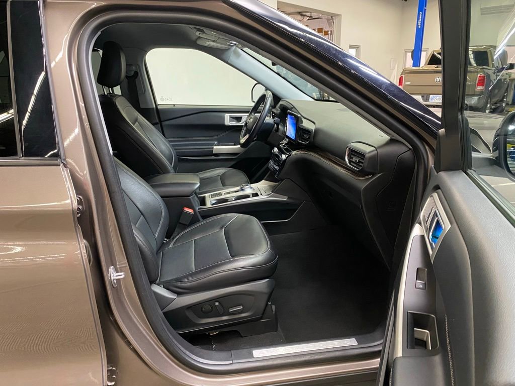 Used 2021 Ford Explorer Limited w/ Equipment Group 301A image 15