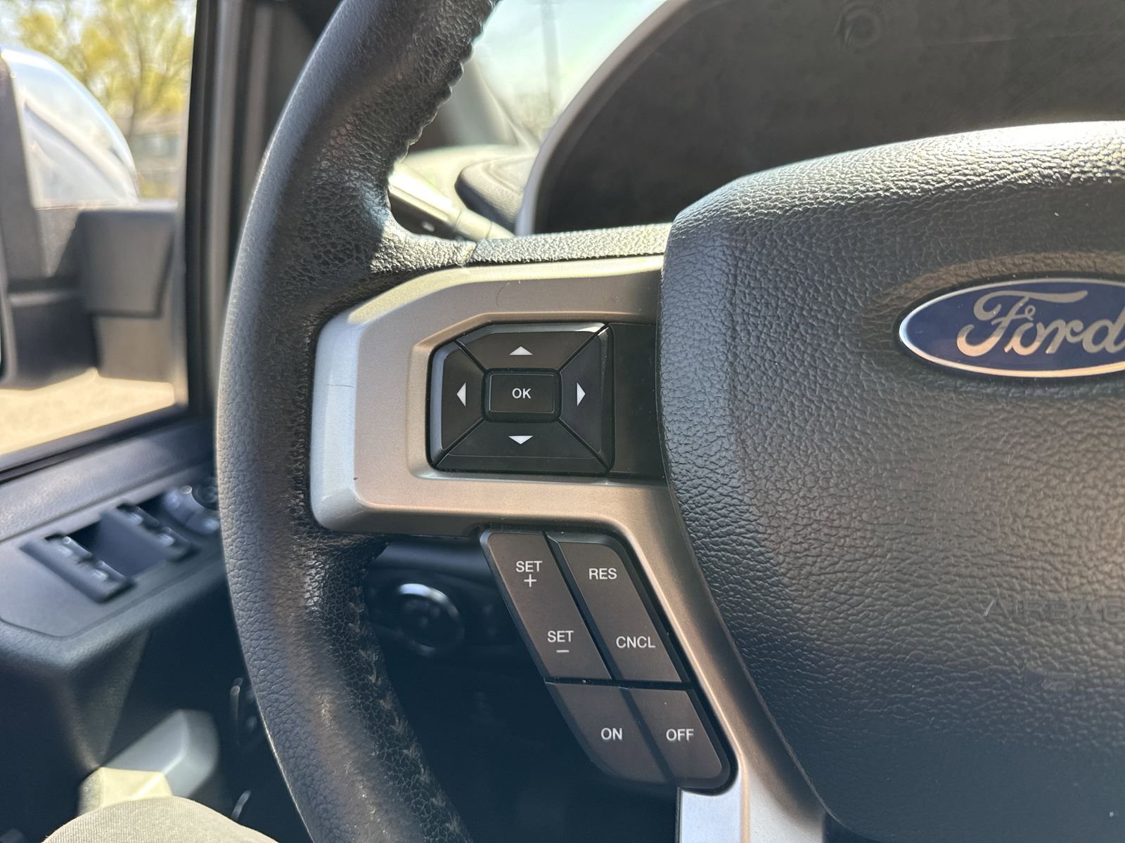 Used 2016 Ford F150 Lariat w/ Equipment Group 501A Mid AWD/4WD image 31