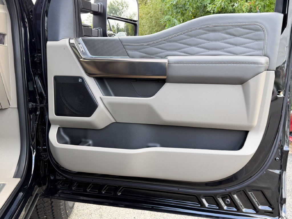 New 2027 Ford F350 Platinum w/ Platinum Plus Package AWD/4WD image 10