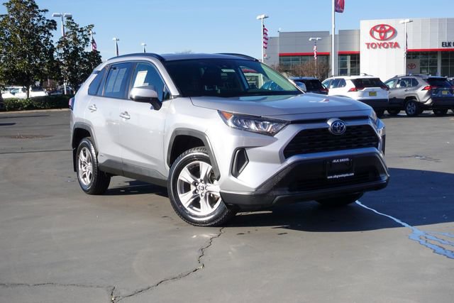 Certified 2022 Toyota RAV4 LE image 1
