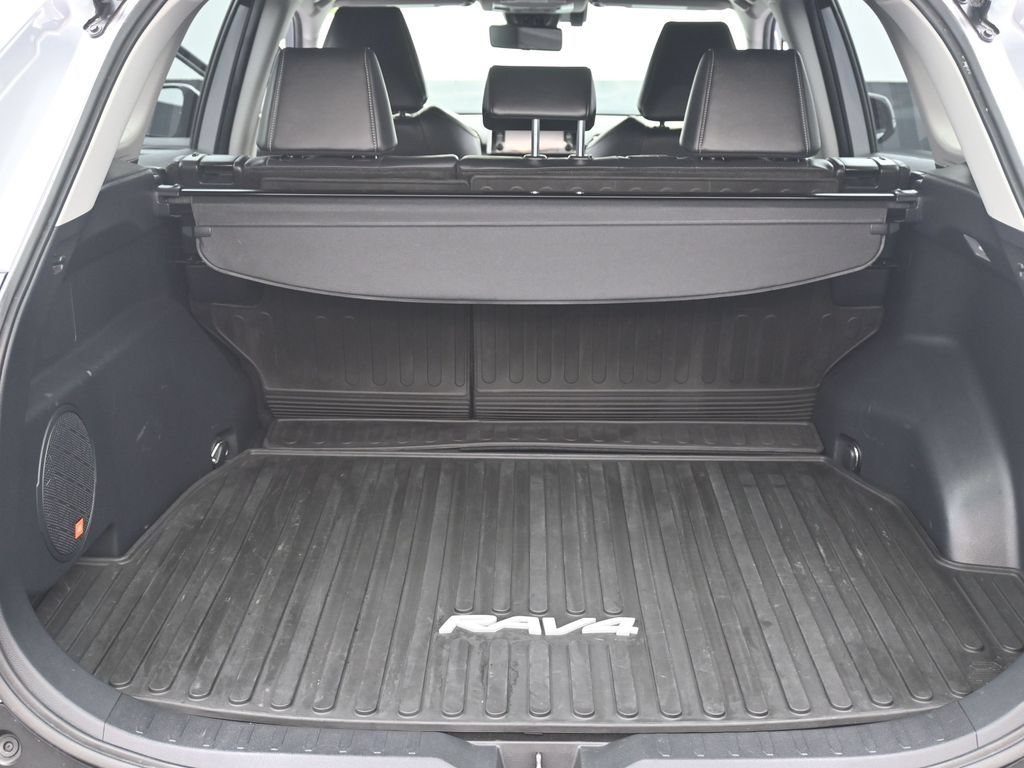 Used 2019 Toyota RAV4 Limited AWD/4WD image 15