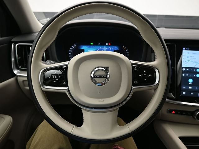 Used 2023 Volvo V60 B5 Cross Country Plus image 22