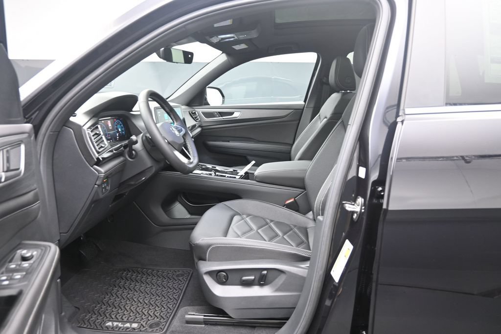 New 2026 Volkswagen Atlas Cross Sport SE FWD image 16