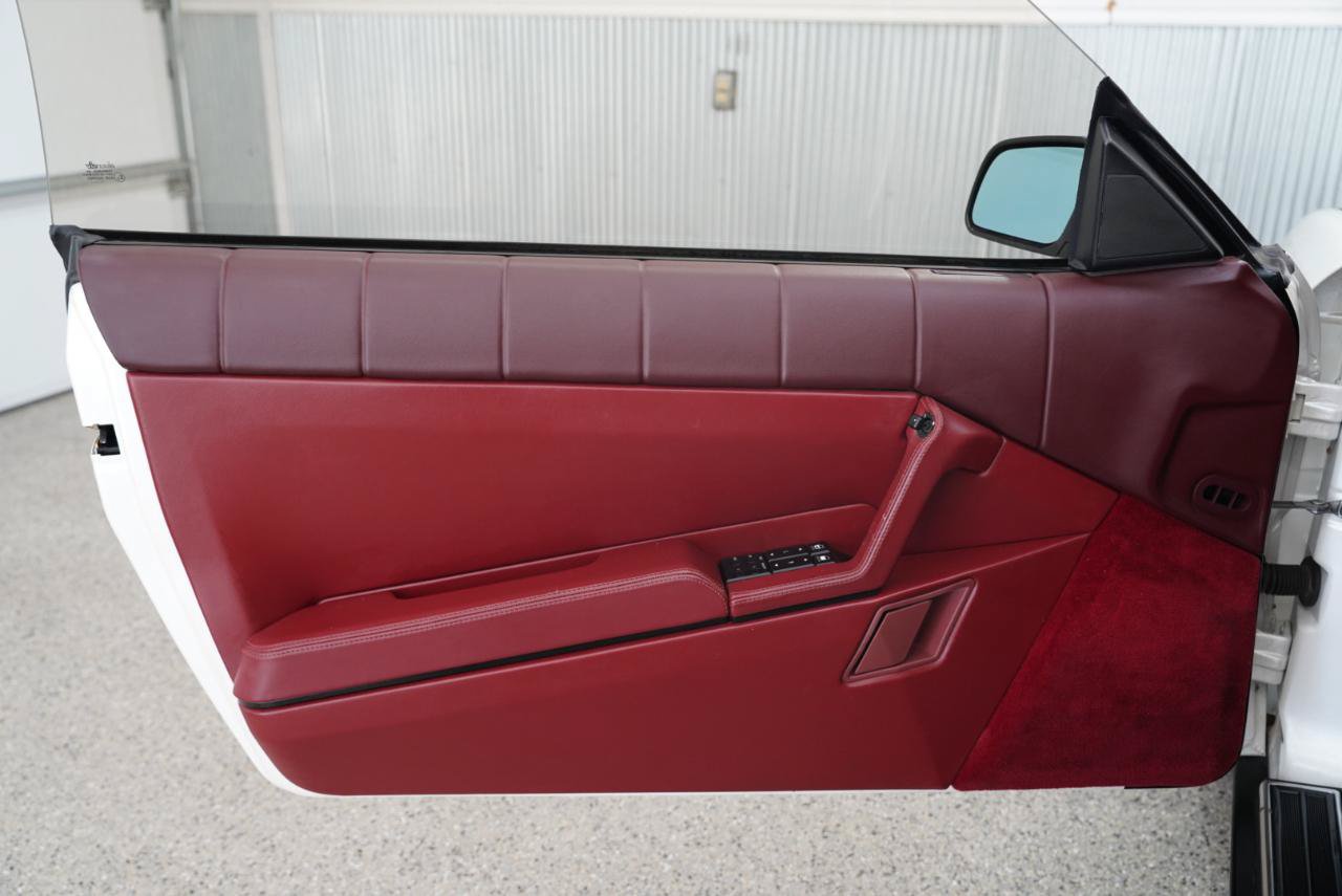 Used 1993 Cadillac Allante FWD image 25