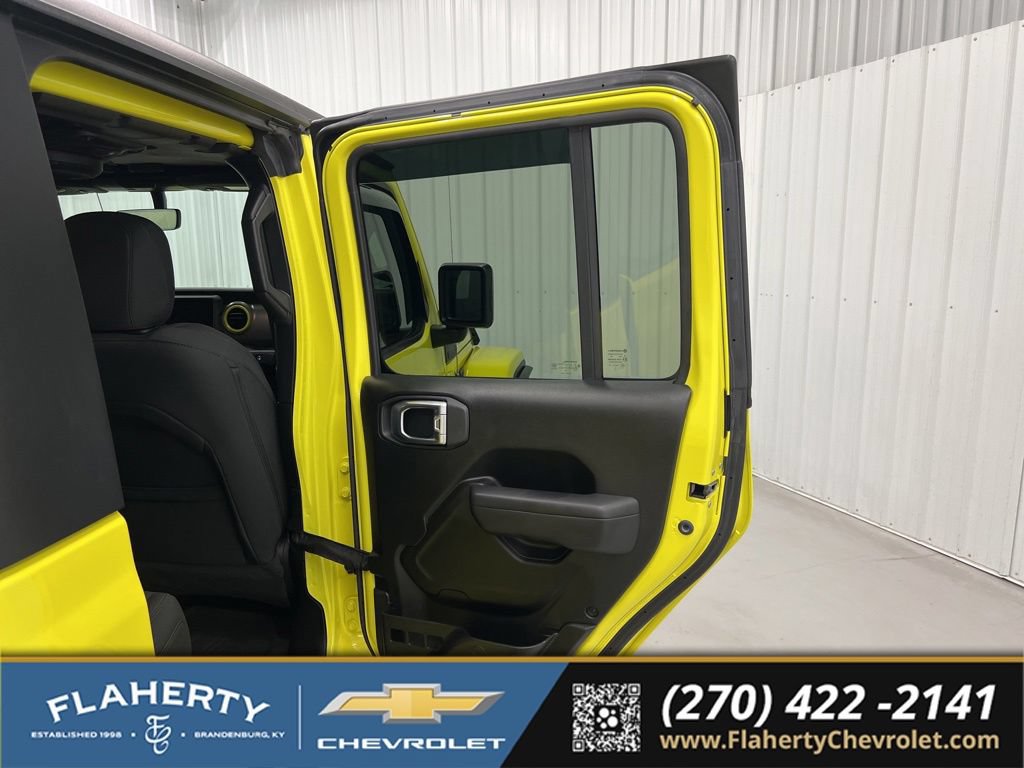 Used 2023 Jeep Gladiator Sport AWD/4WD image 12