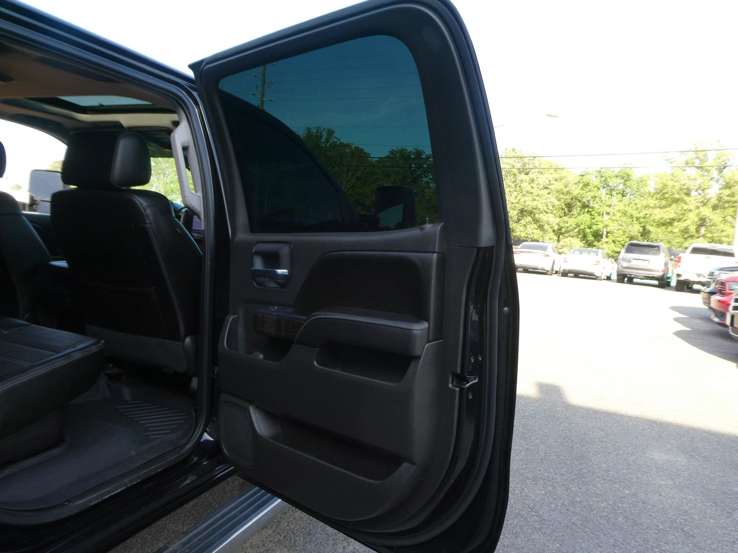 Used 2016 GMC Sierra 1500 Denali w/ Enhanced Driver Alert Package AWD/4WD image 29
