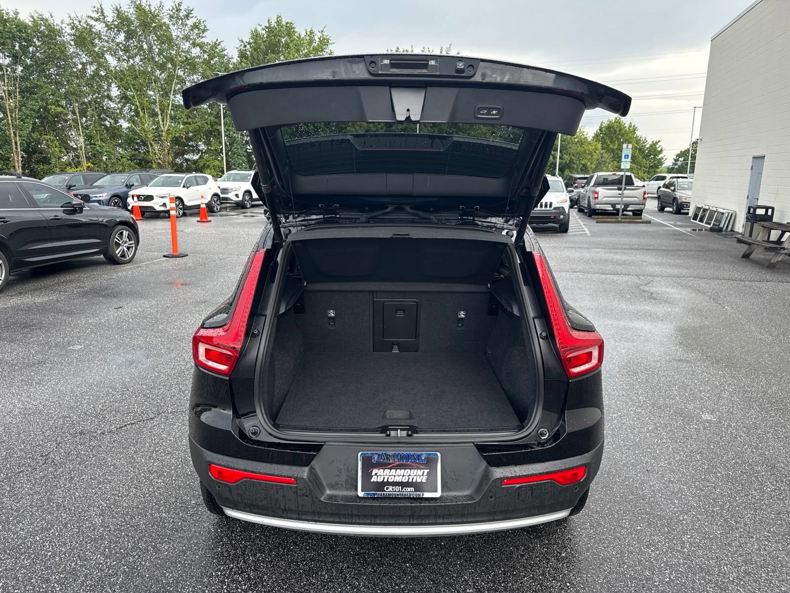 Used 2025 Volvo XC40 B5 Core AWD/4WD image 10