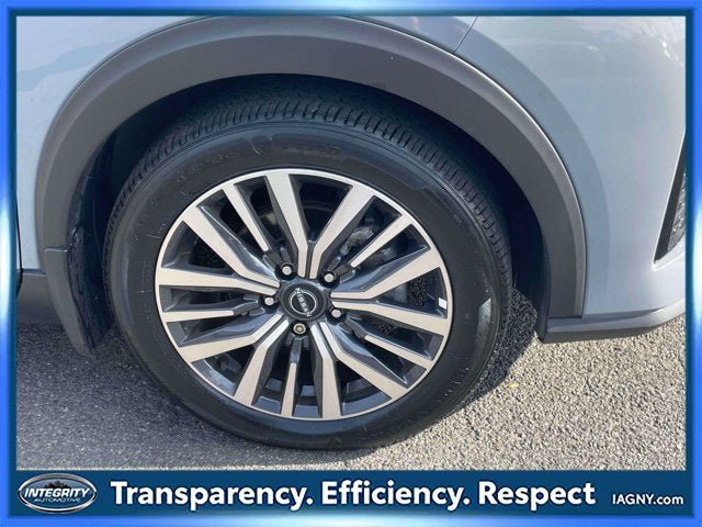 Certified 2023 Nissan Kicks SV FWD image 9