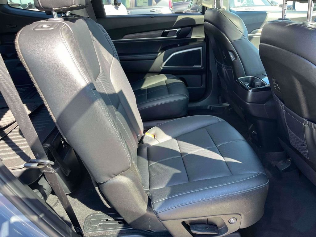Used 2022 Kia Telluride EX w/ EX Premium Package image 9