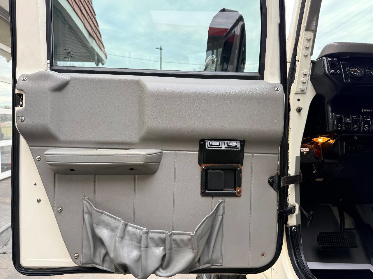 Used 1995 HUMMER H1 4-Door Wagon image 14