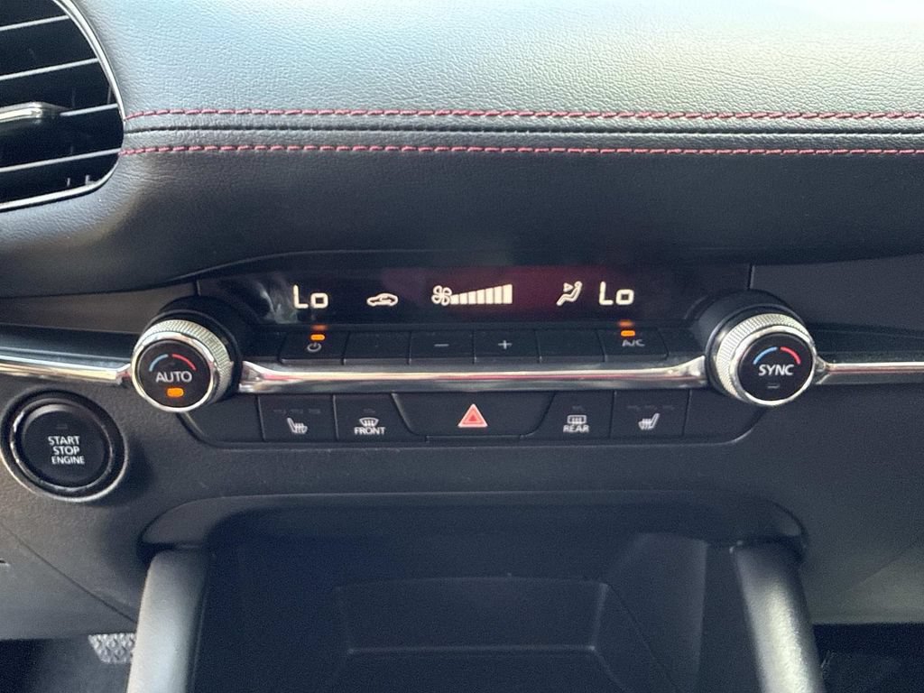 Used 2022 MAZDA MAZDA3 s FWD image 35