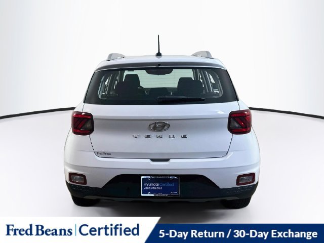 Used 2023 Hyundai Venue SEL FWD image 11