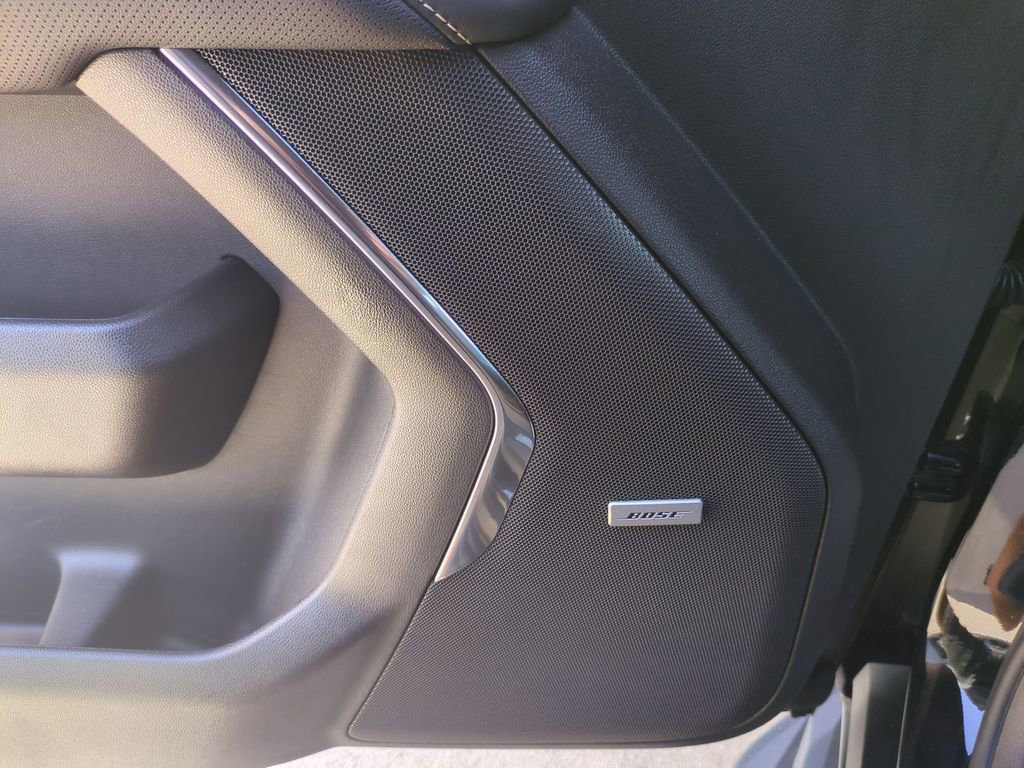 Used 2025 Chevrolet Tahoe Premier AWD/4WD image 15