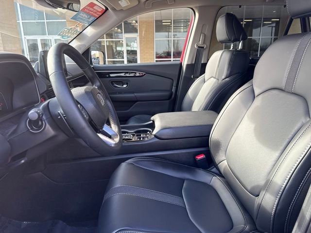 Certified 2025 Honda Pilot Touring image 8